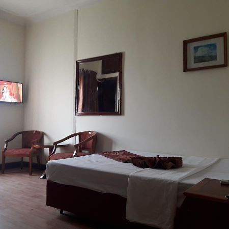 Hanoi Golden Moon Guest House & Travel Exterior photo