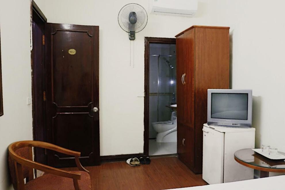 Hanoi Golden Moon Guest House & Travel Exterior photo
