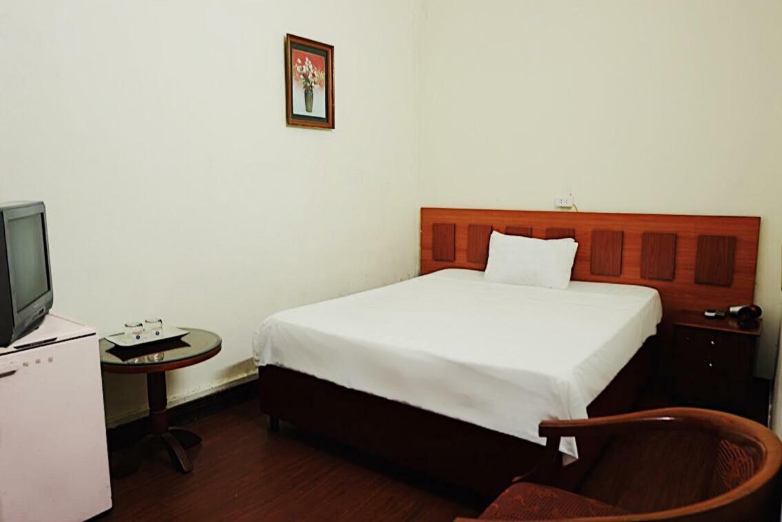 Hanoi Golden Moon Guest House & Travel Exterior photo