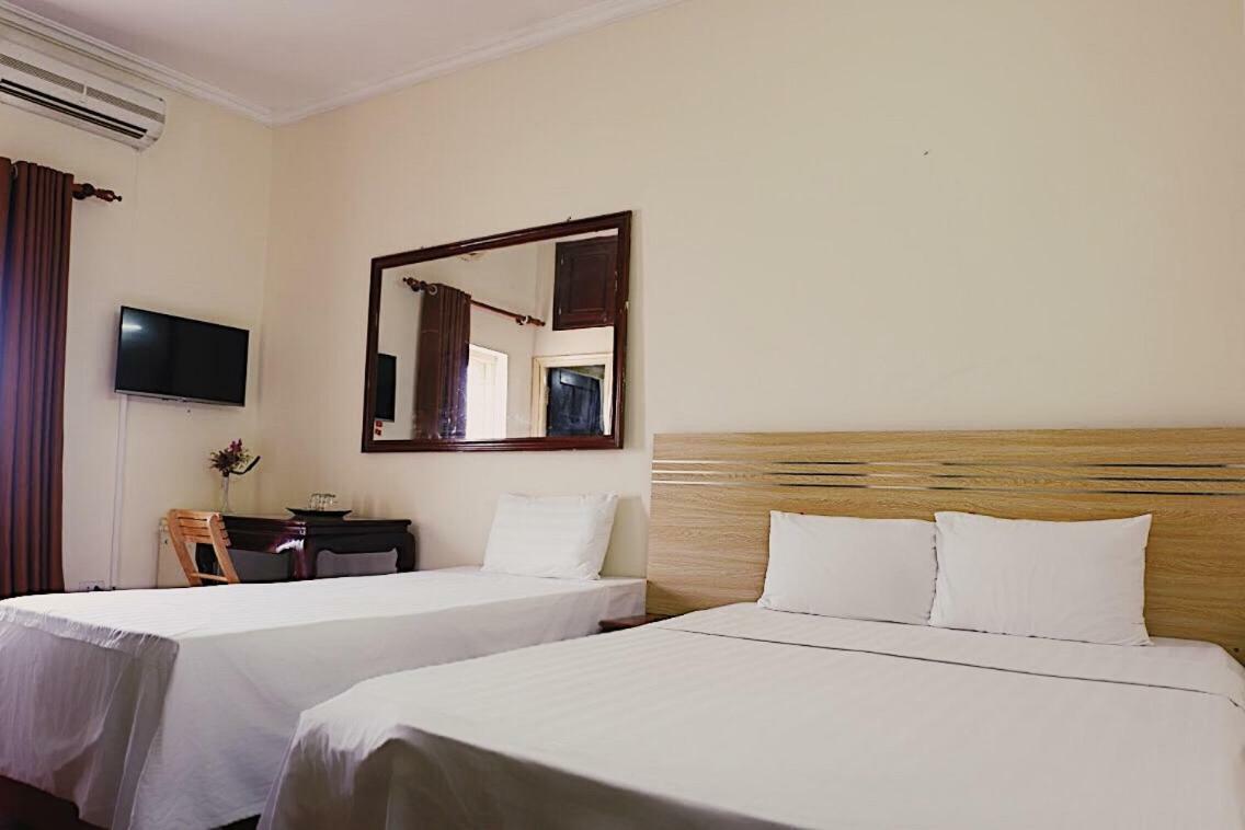 Hanoi Golden Moon Guest House & Travel Exterior photo