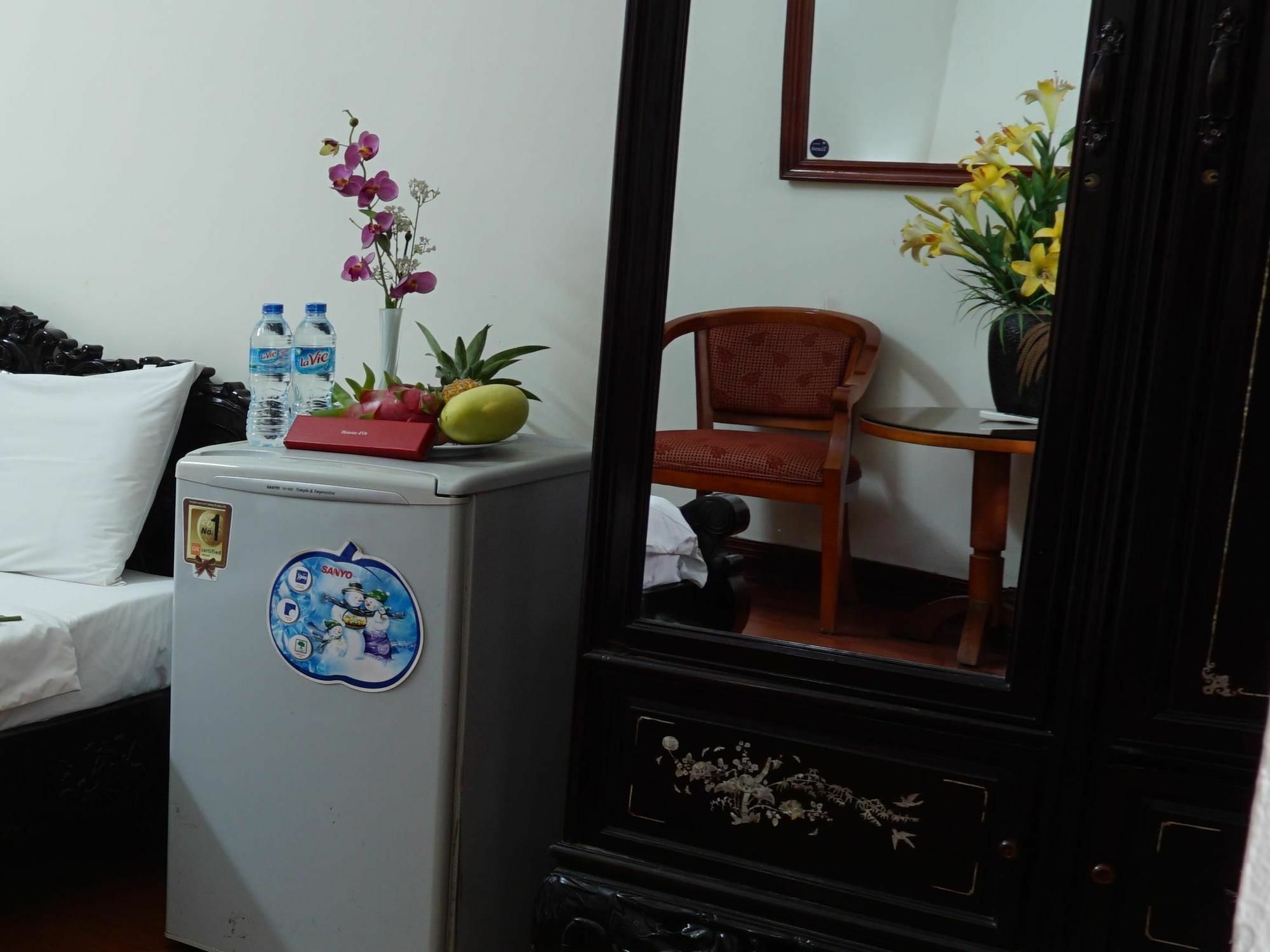 Hanoi Golden Moon Guest House & Travel Exterior photo